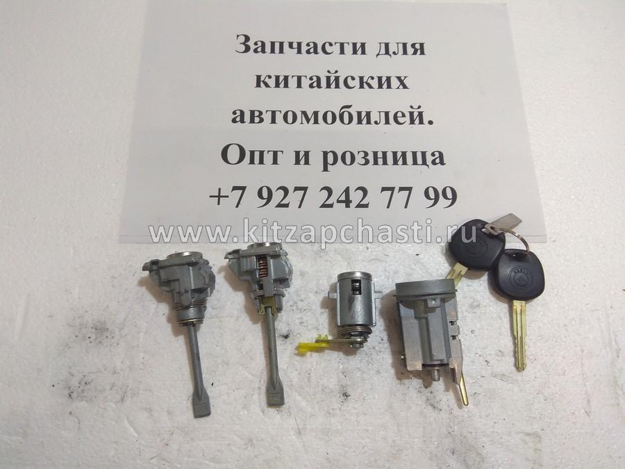 Комплект ключей с личинками Geely MK, MK Cross1018011447